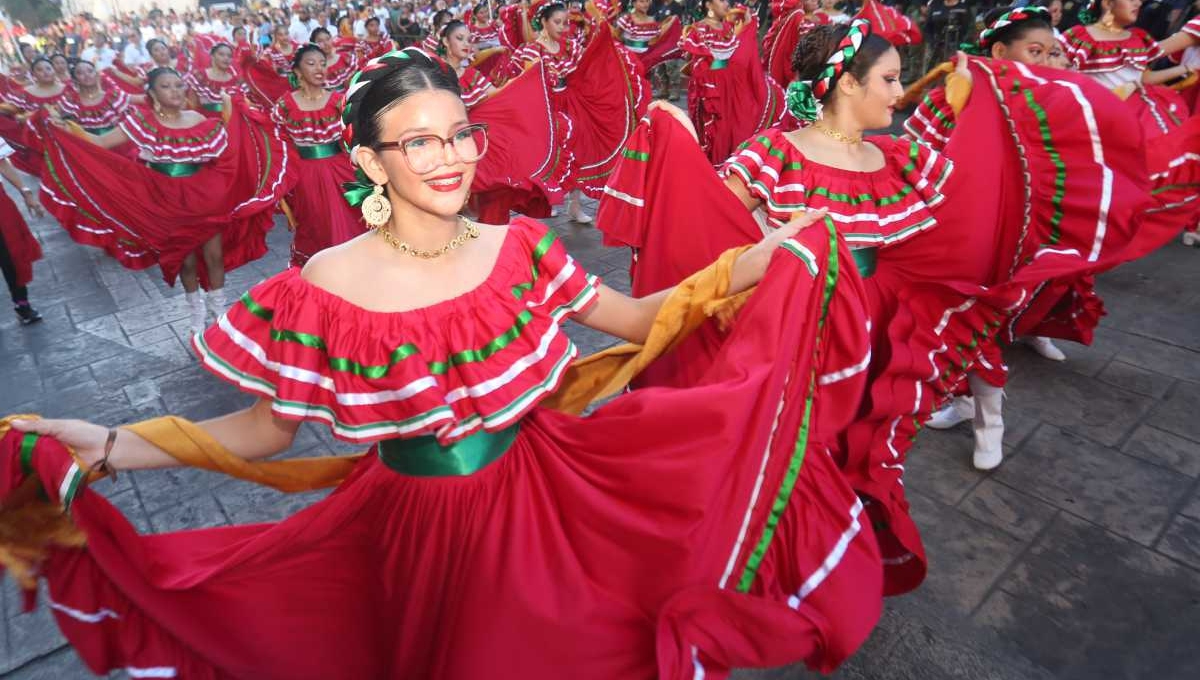 Sigue en vivo el  desfile Cívico Deportivo en Mérida por el aniversario de la Revolución Mexicana