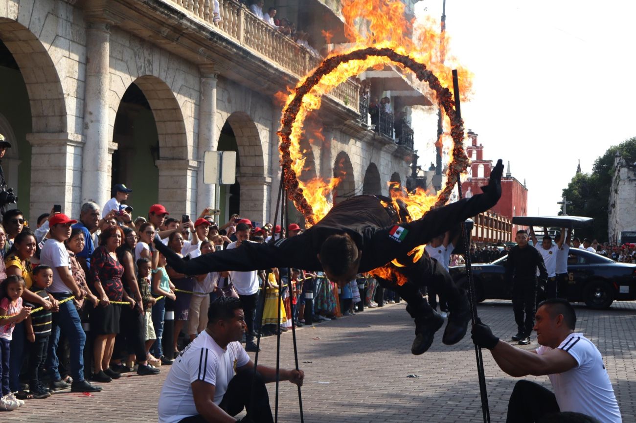 El fuego en acrobacias sorprendió a los presentes