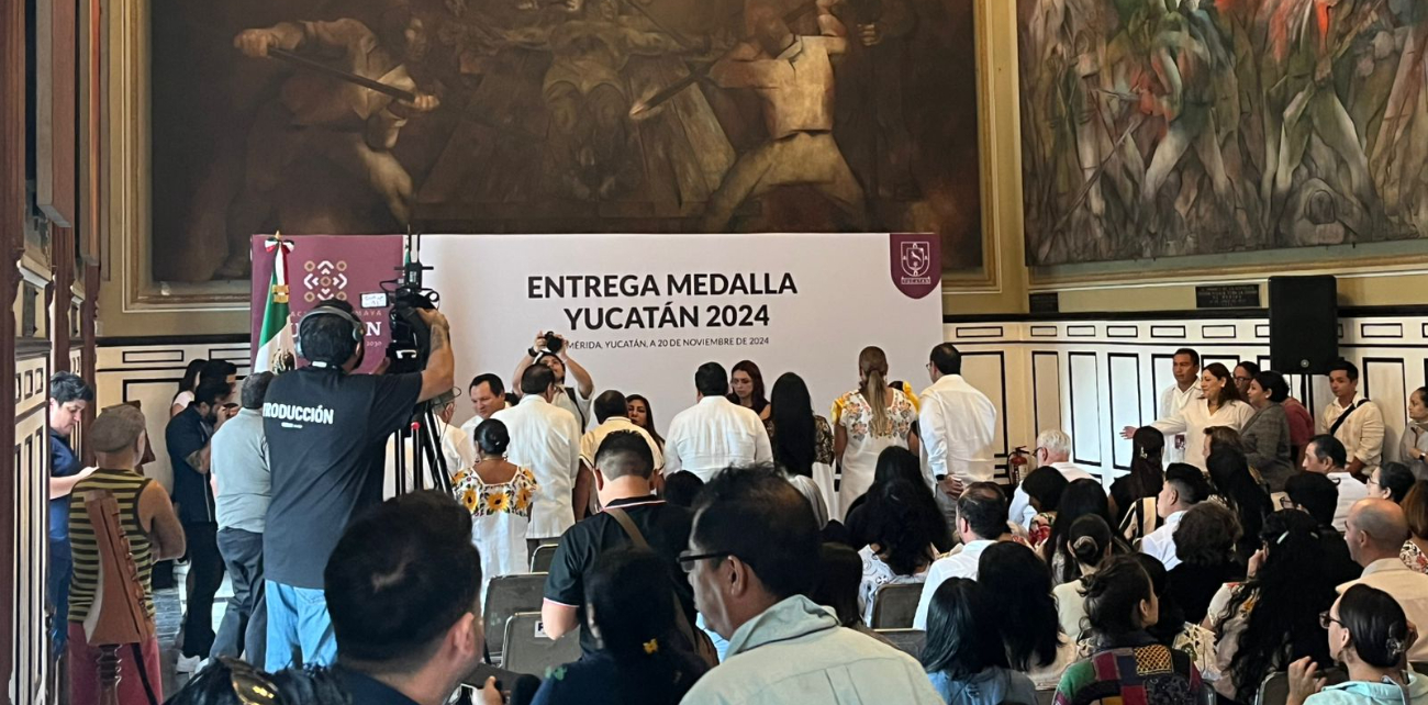 Gobernador del Estado Joaquín Díaz Mena entrega la Medalla Yucatán 2024