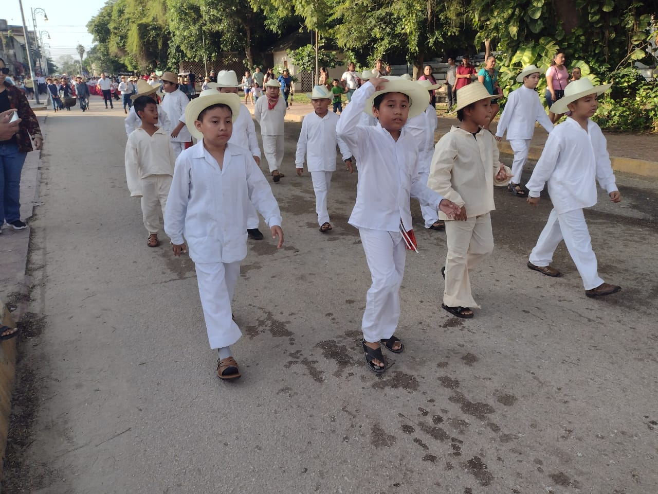 Las calles fueron cerradas para llevar a cabo el desfile