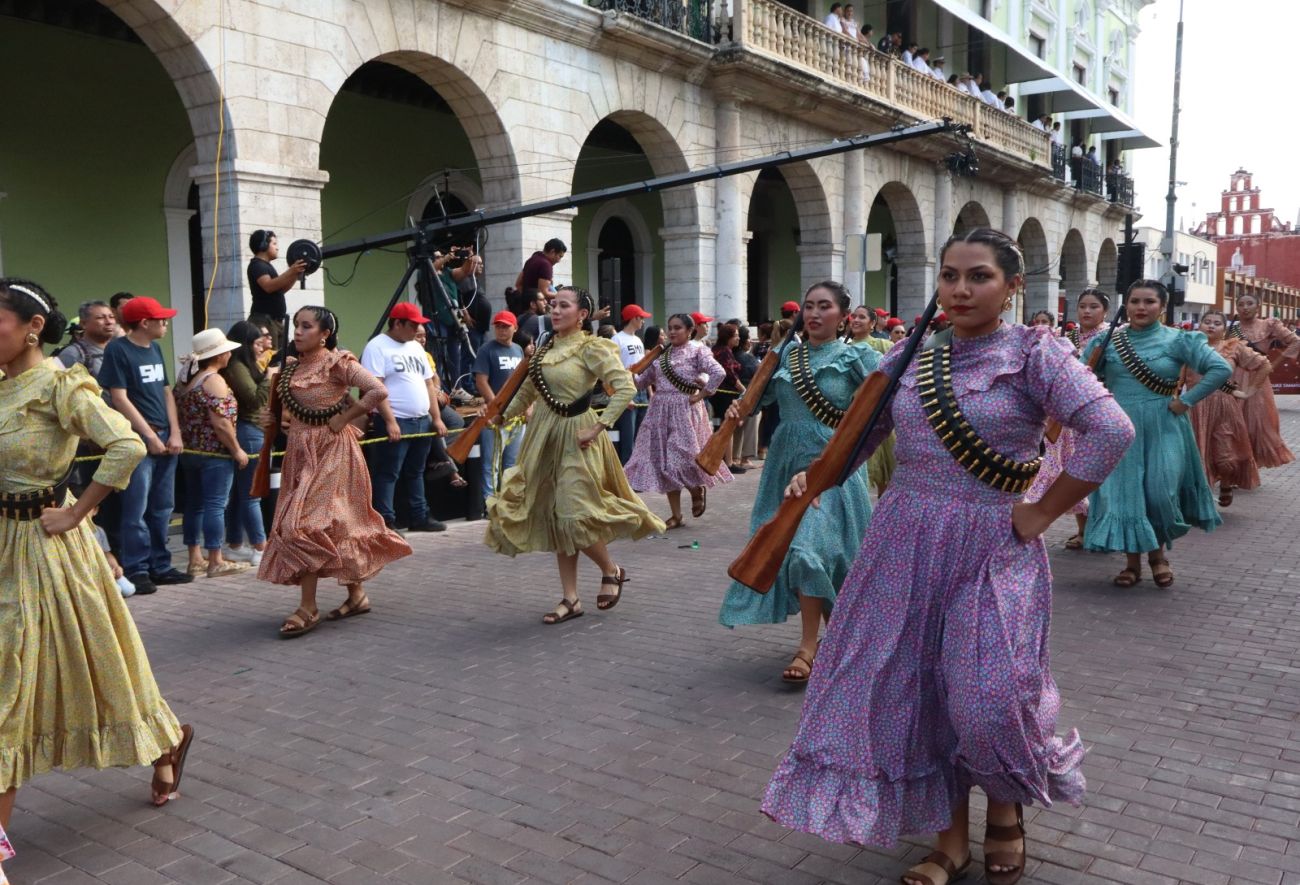 Las comparsas fueron con temas revolucionarios