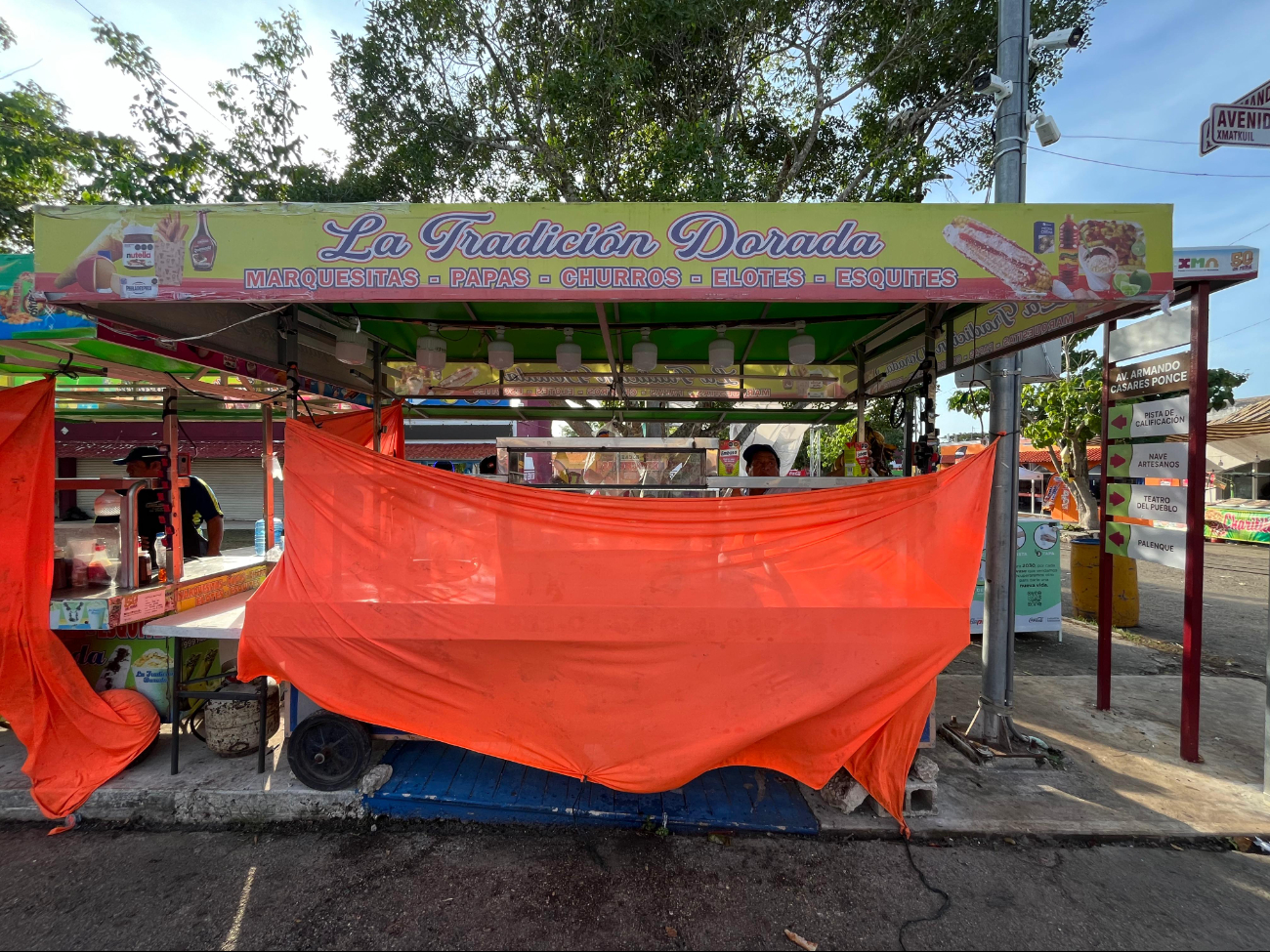 Las mantas fueron retiradas a las 4 de la tarde, oficializando la reapertura