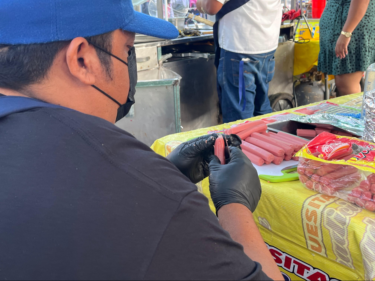 Los trabajadores utilizarán guantes y cubrebocas como medidas de higiene a partir de este suceso