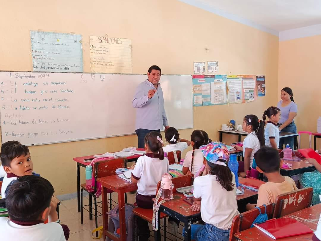 Más de 500 alumnos de preescolar, primaria y telesecundaria resultaron afectados.