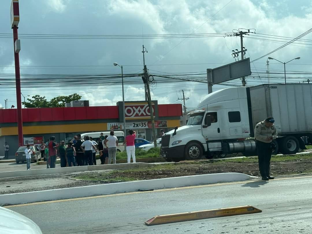 Vecinos de Paseos de Itzincab señalaron que llevan tres días sin luz