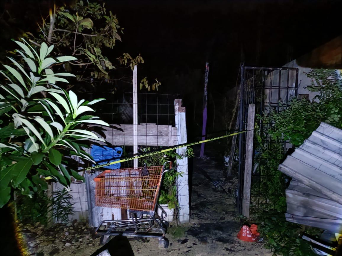 Indigente fallece por un incendio en el interior de una palapa en Playa del Carmen 