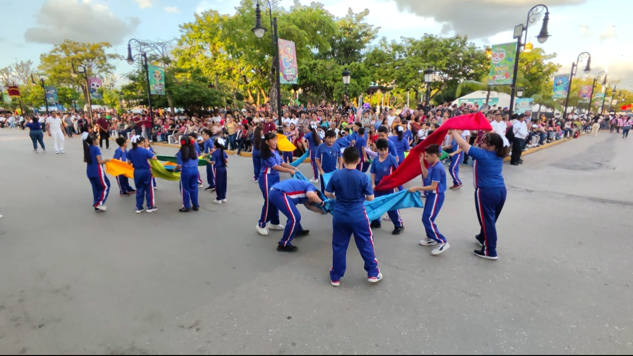 Revolución Mexicana en Ciudad del Carmen: Más de 4 mil se lucieron en el desfile