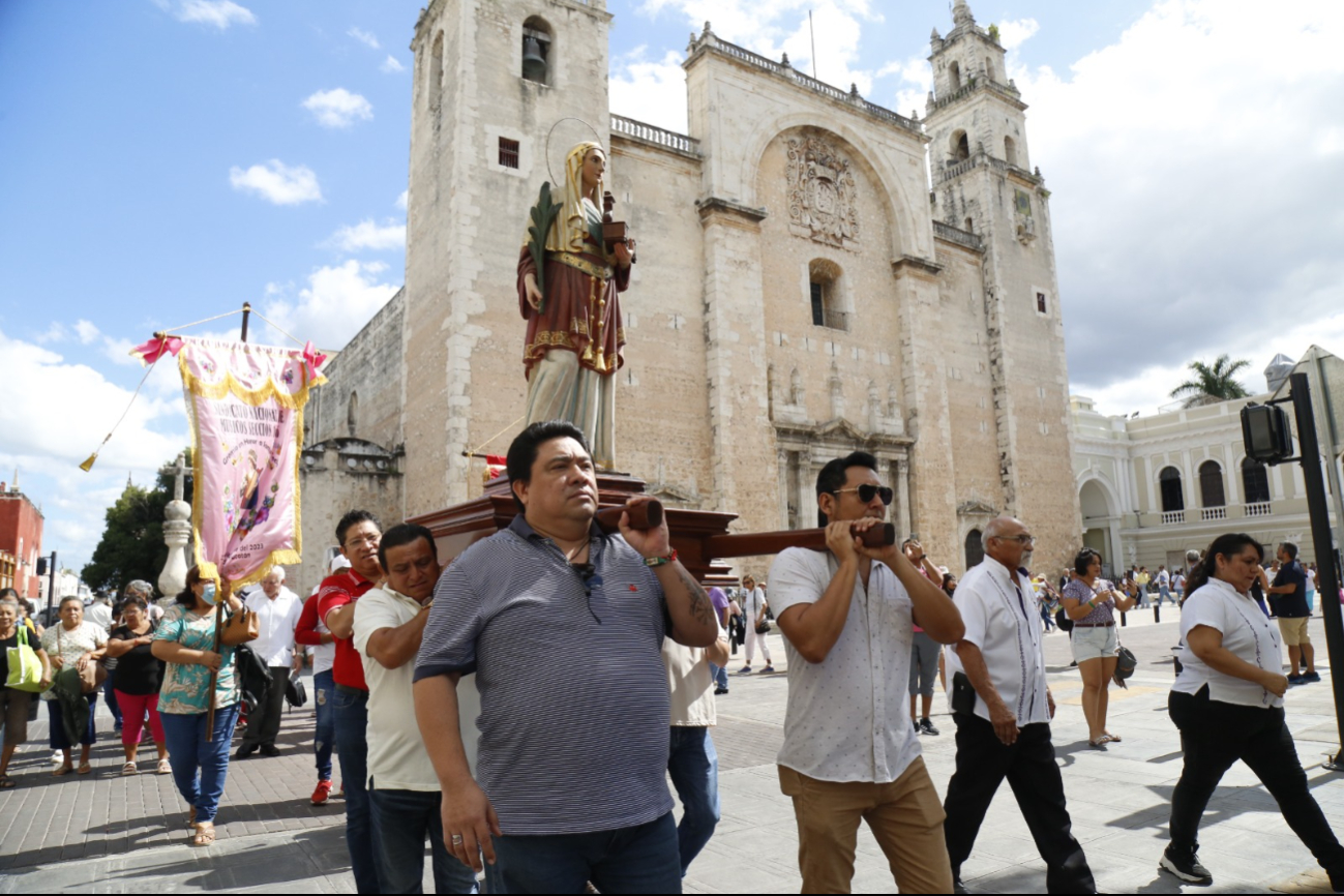 Músicos acompañaron a Santa Cecilia en la procesión