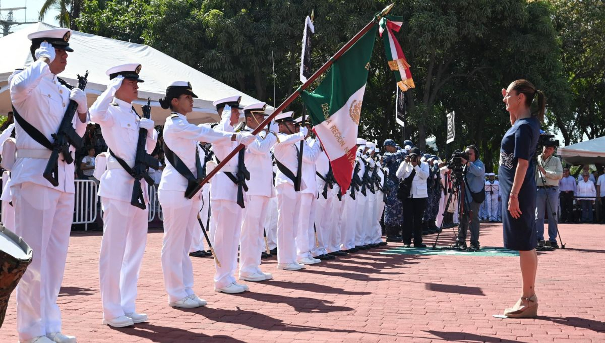 Claudia Sheinbaum encabezó en Manzanillo, Colima, el 199° aniversario de la Armada de México