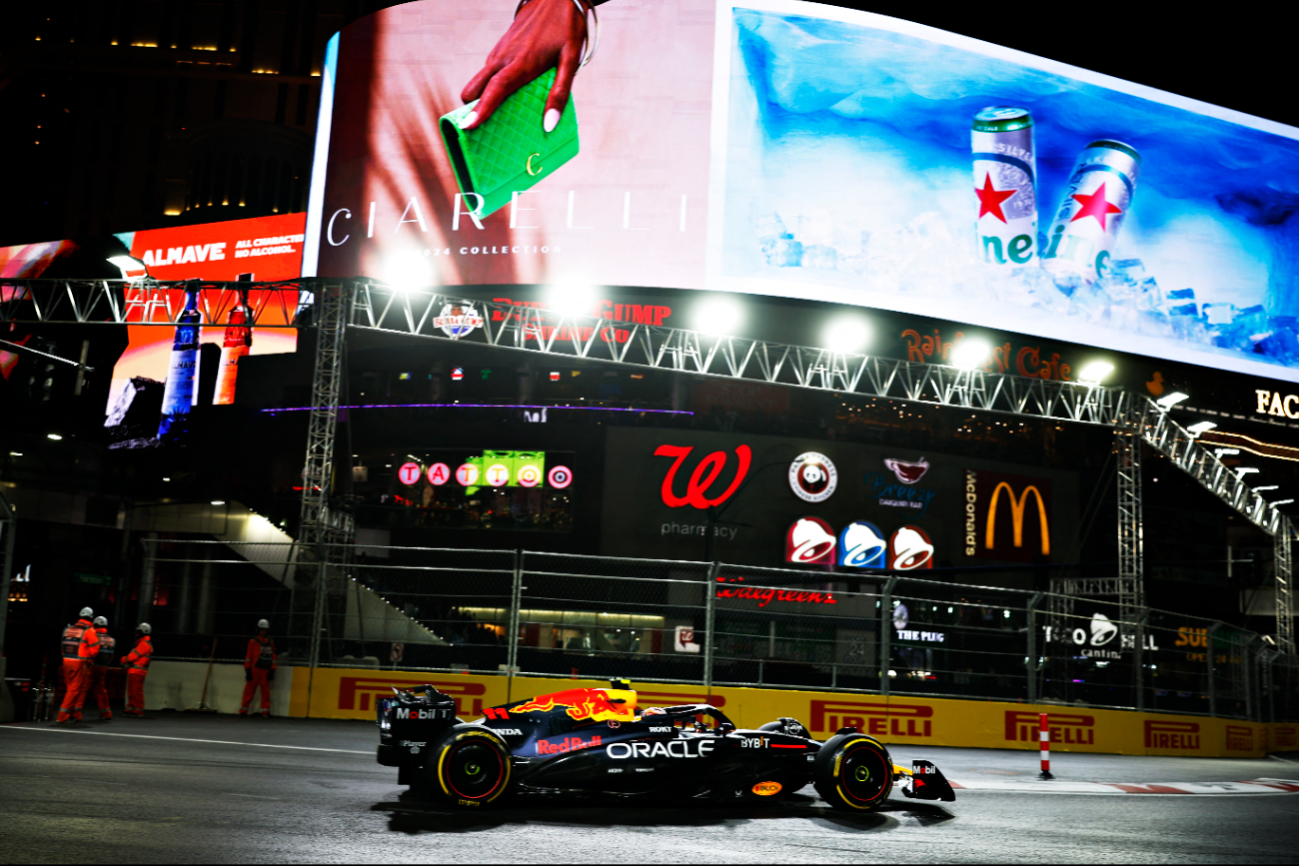 Checo Pérez en el Strip