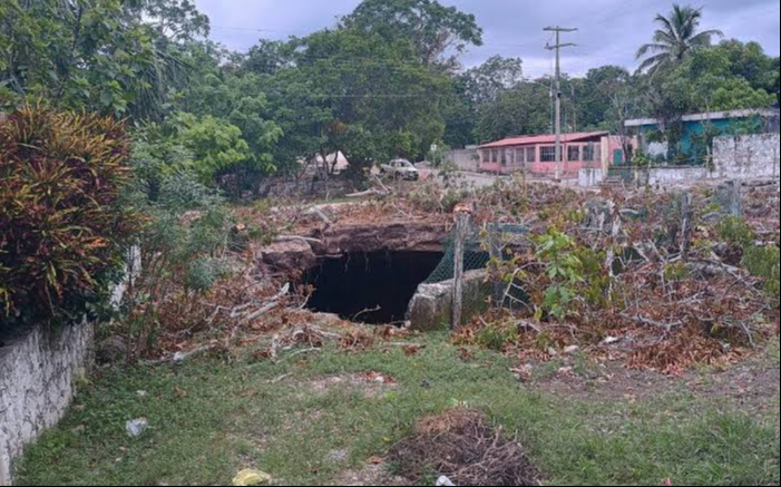 El derrumbe de una bóveda subterránea de agua deja al descubierto un nuevo cenote abierto