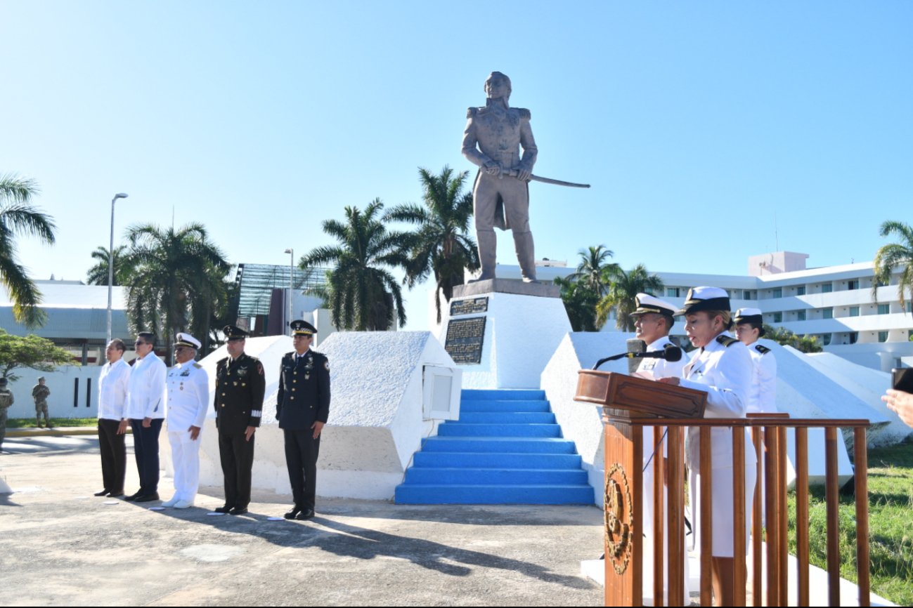 En el monumento a Pedro Sáinz de Baranda y en el Campo de Honor en Champotón, se realizó la ceremonia cívica por el 199 aniversario de expulsar la flota naval de España.