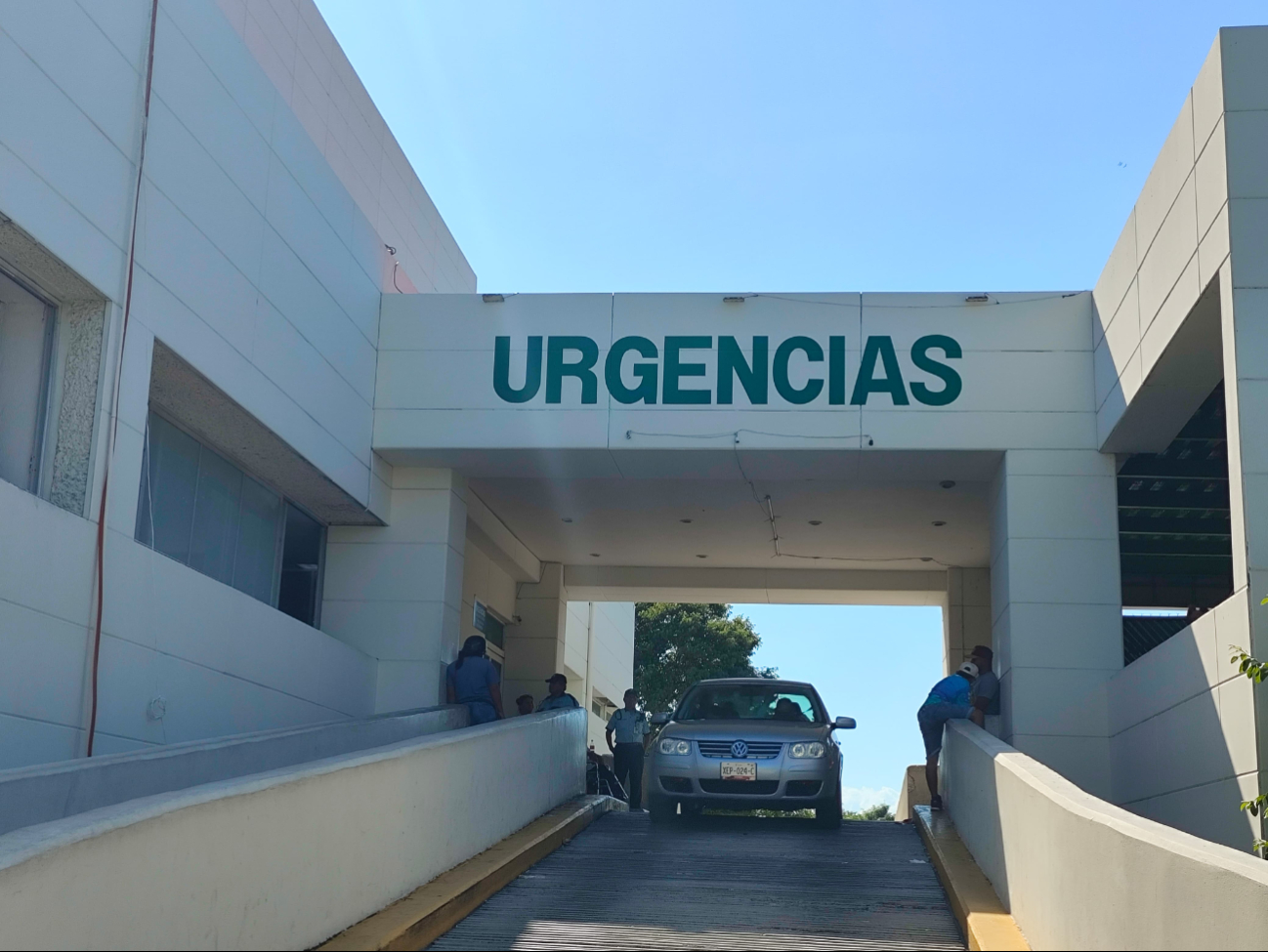 Una mujer en estado grave pero estable y otras cuatro personas permanecen ingresadas en el Hospital Rural IMSS-Bienestar “María del Socorro Quiroga Aguilar”