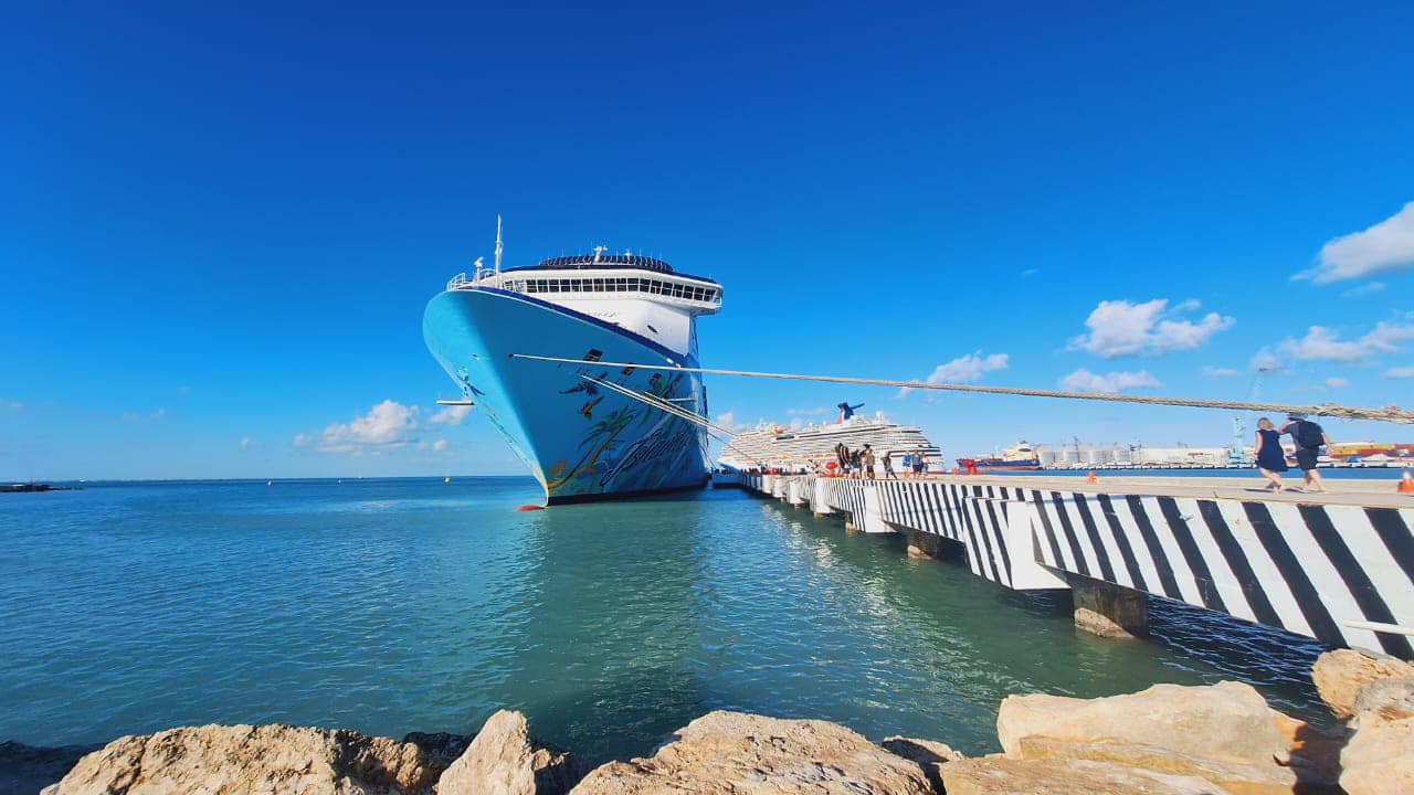 Dos cruceros llegaron a Progreso este martes por la mañana