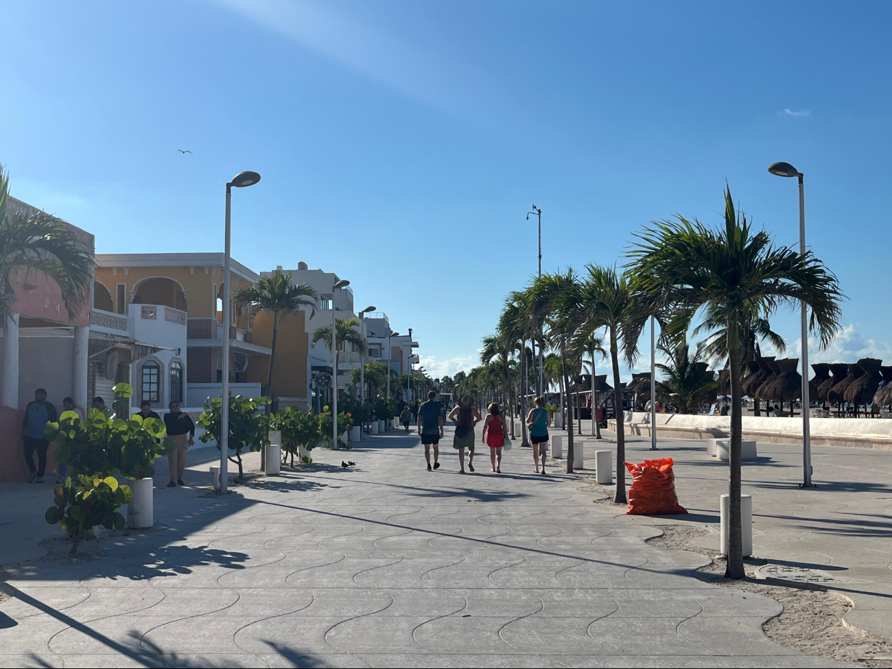 Turistas y comerciantes rechazan la propuesta de abrir el malecón de Progreso al tránsito vehicular