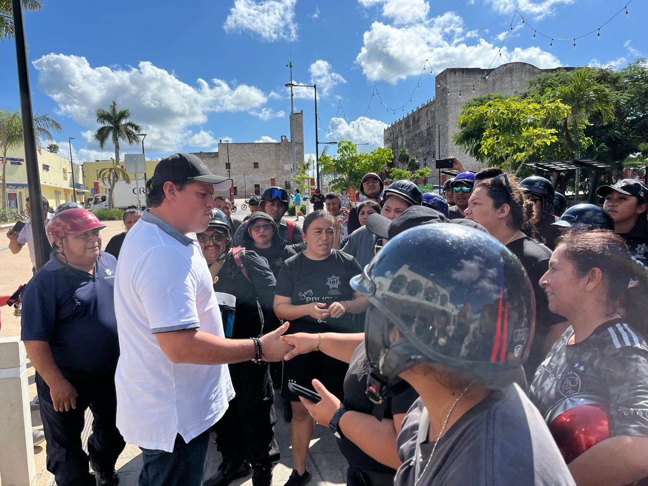 El alcalde Adrián Quiroz Osorio atendió la situación de salarios con los policías municipales