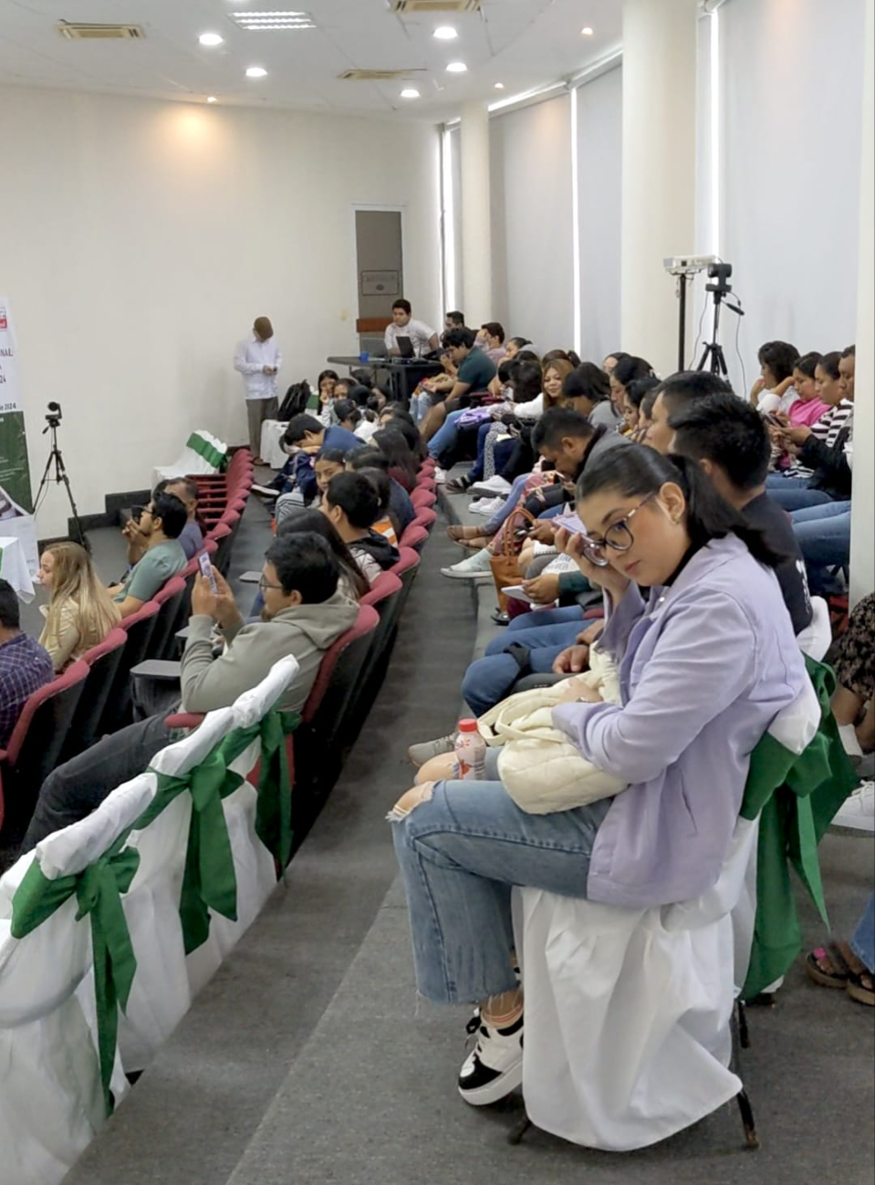 El evento escolar comenzó a las 8:00 am en el Centro de Acceso a la Información