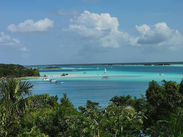 Modificarán rutas de embarcación para proteger laguna de Bacalar.