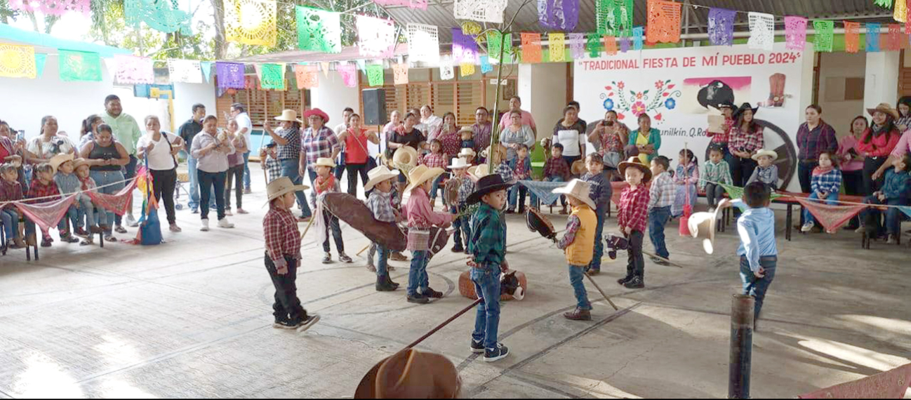 Con actividades que reflejan los usos y costumbres locales, los niños aprenden a valorar las tradiciones