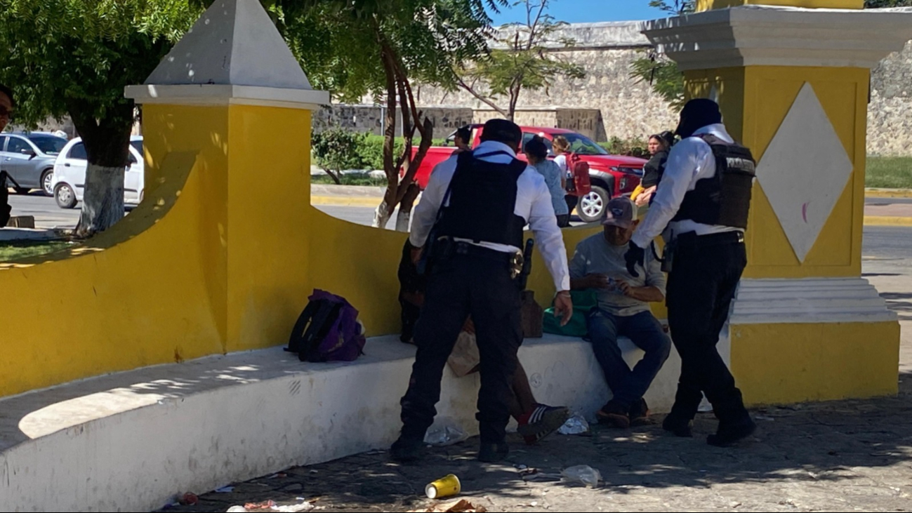 Dos sujetos fueron detenidos por portar pequeñas dosis de piedra, pero no fueron trasladados a la FGECAM