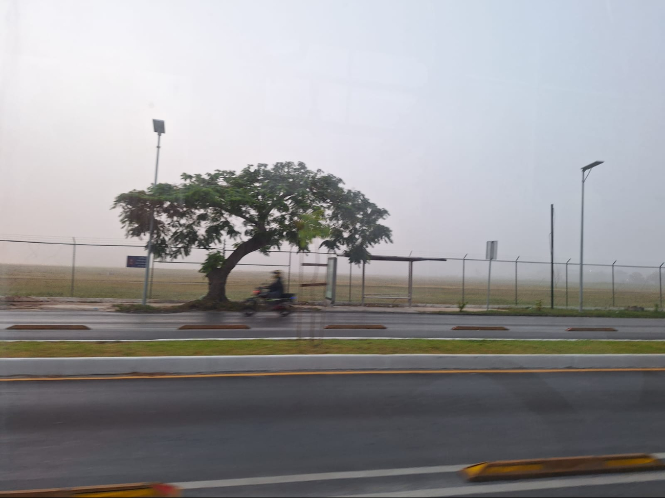 Neblina invade las pistas del aeropuerto de Mérida