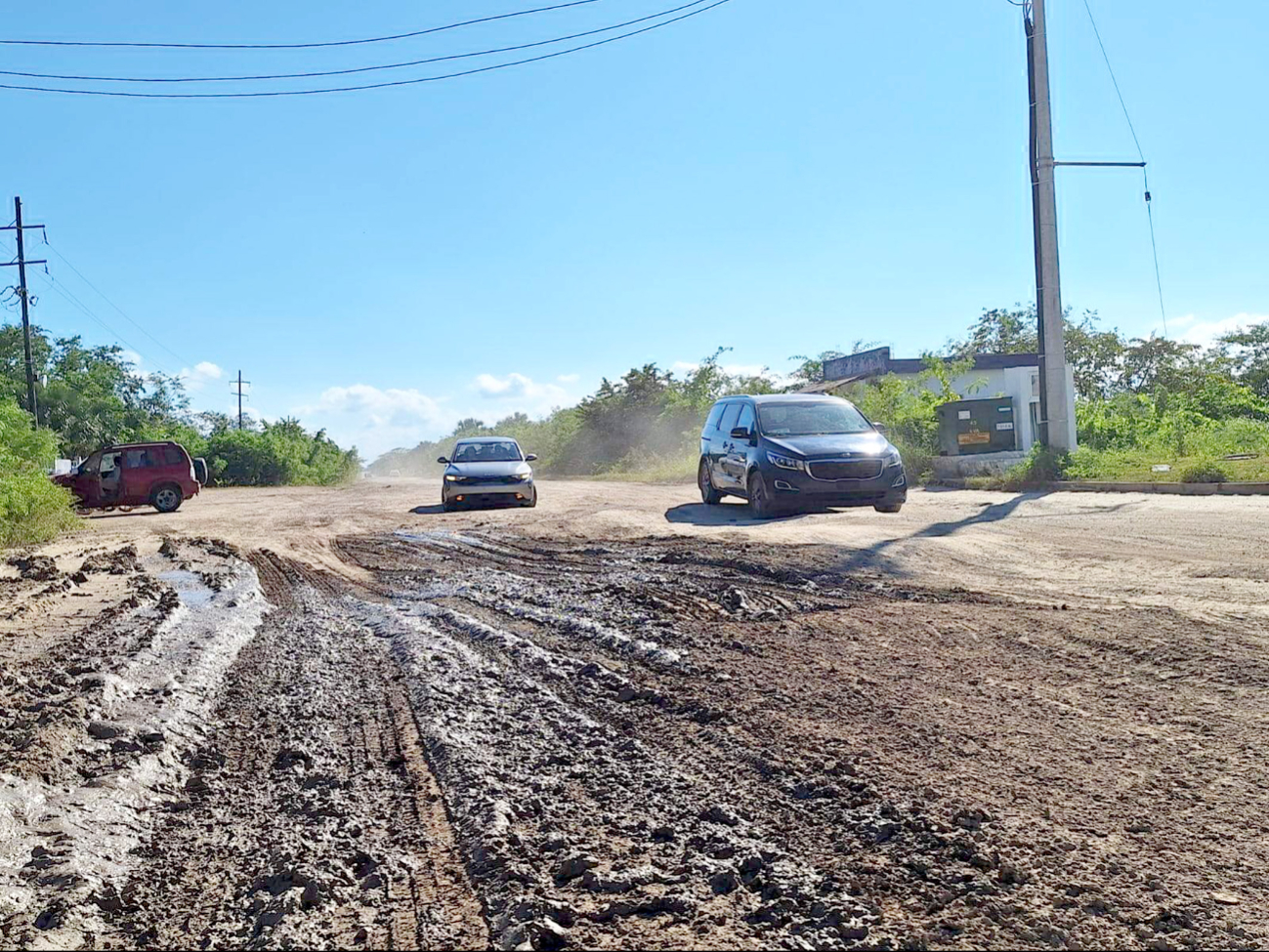 Pese a la supuesta inversión millonaria a la carretera, siguen presentes los baches