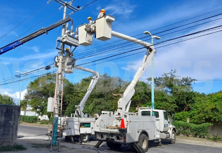 La CFE declara comprometerse a evitar más apagones en el sur de Quintana Roo.