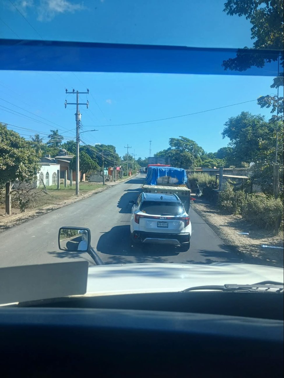 Los empresarios intentaron volar desde el Aeropuerto Internacional de Villahermosa, pero el cierre de la carretera les impidió llegar a tiempo