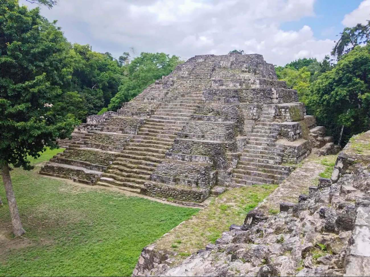 Descubrimiento de la Ciudad Maya Valeriana: Un Impulso para el Turismo Arqueológico en Campeche