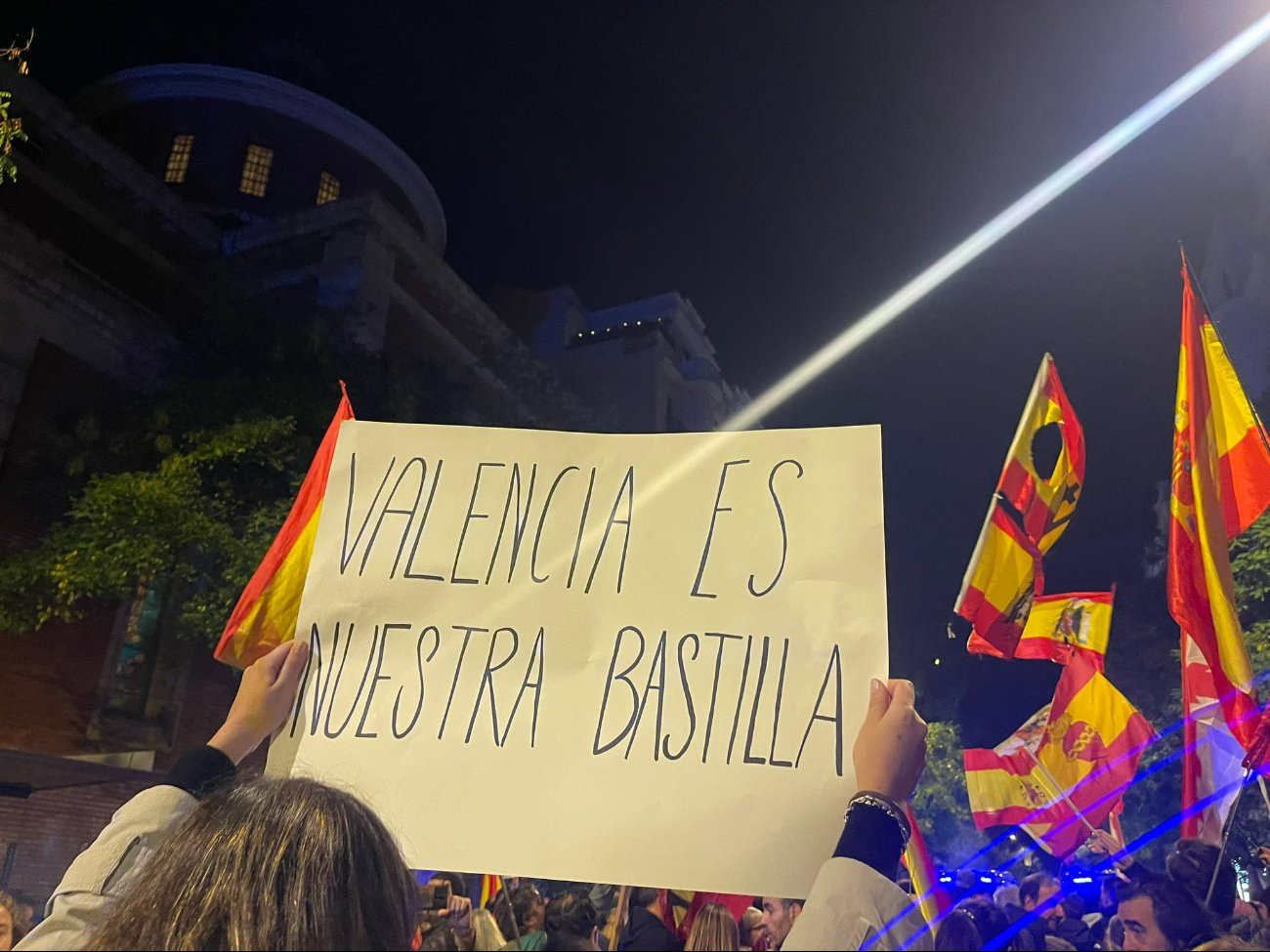 Protestan contra Presidente de España, Pedro Sánchez, tras respuesta a la DANA