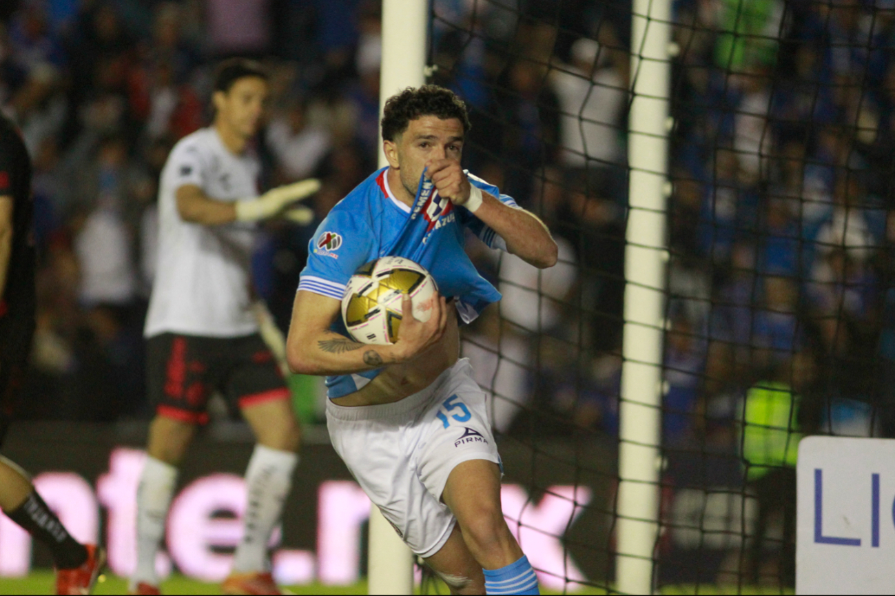 Cruz Azul luchó y lo consiguió ante su gente