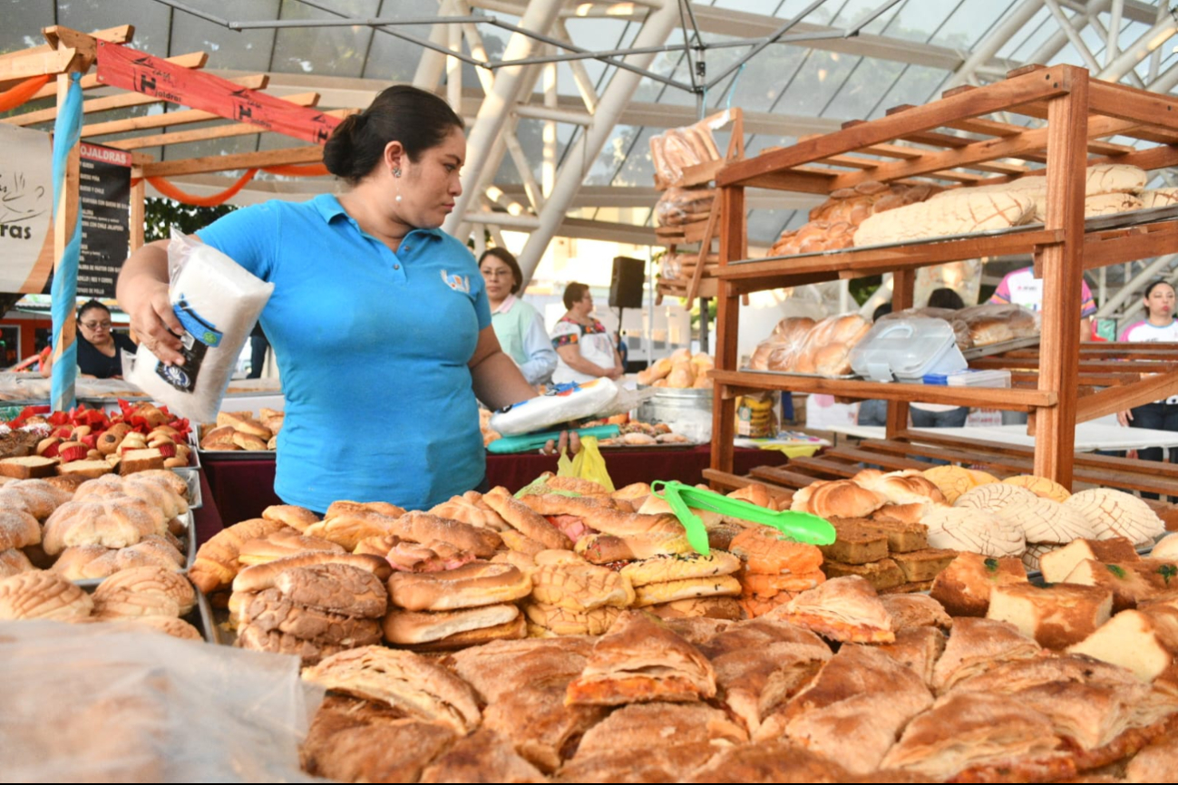 Los asistentes pueden participar en talleres de panadería y conferencias especializadas sobre la historia del pan en Campeche.