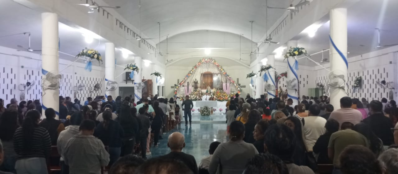 Fervor y tradición: Más de mil fieles participan en la bajada de la Virgen en Kantunilkin