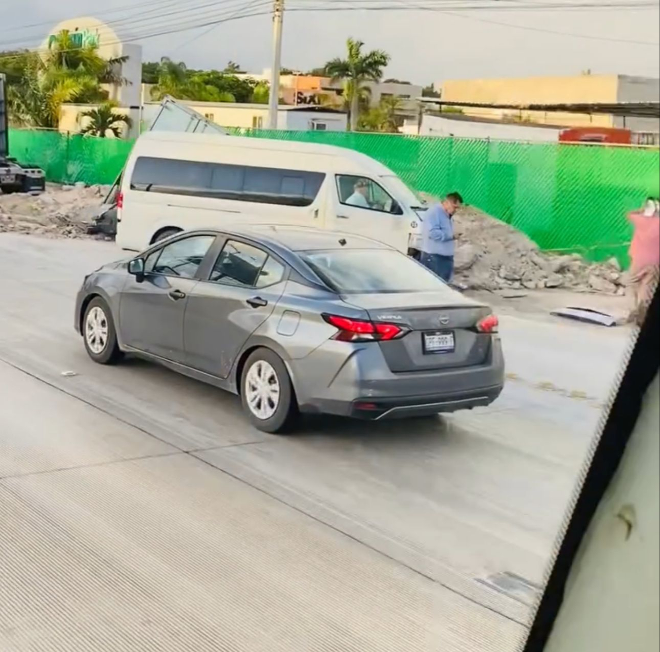 El accidente se debió al exceso de velocidad y el pavimento mojado