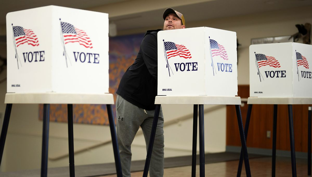 J. D. Vance, repitió los llamados del expresidente Donald Trump para que las personas permanezcan en la fila y voten