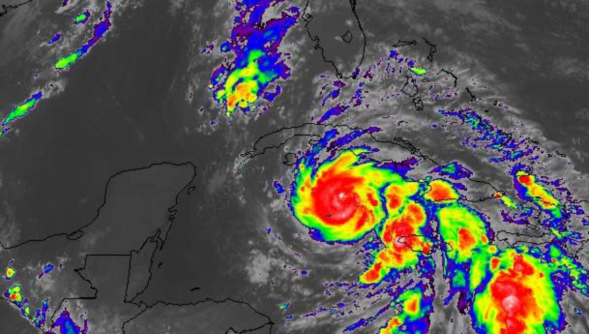 El Huracán Rafael se alejará de la Península de Yucatán