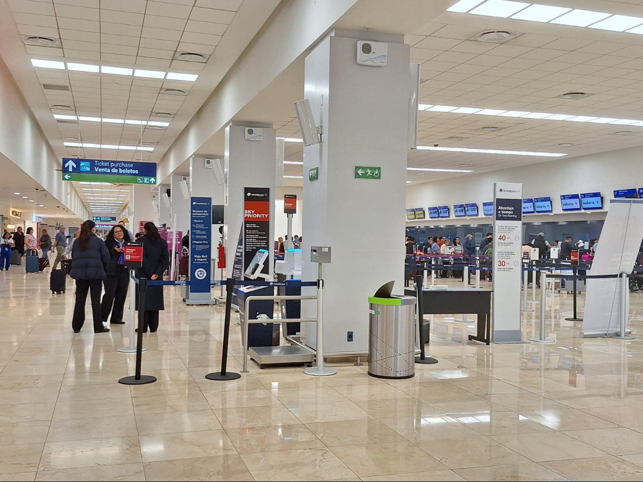 Hay buena afluencia de pasajeros en el aeropuerto de Mérida