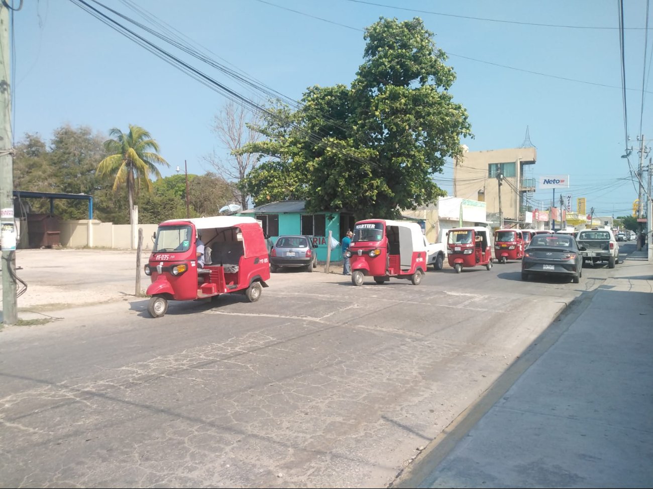 Mototaxistas de Sabancuy cumplen con los requisitos del IET para brindar un servicio seguro, aseguran