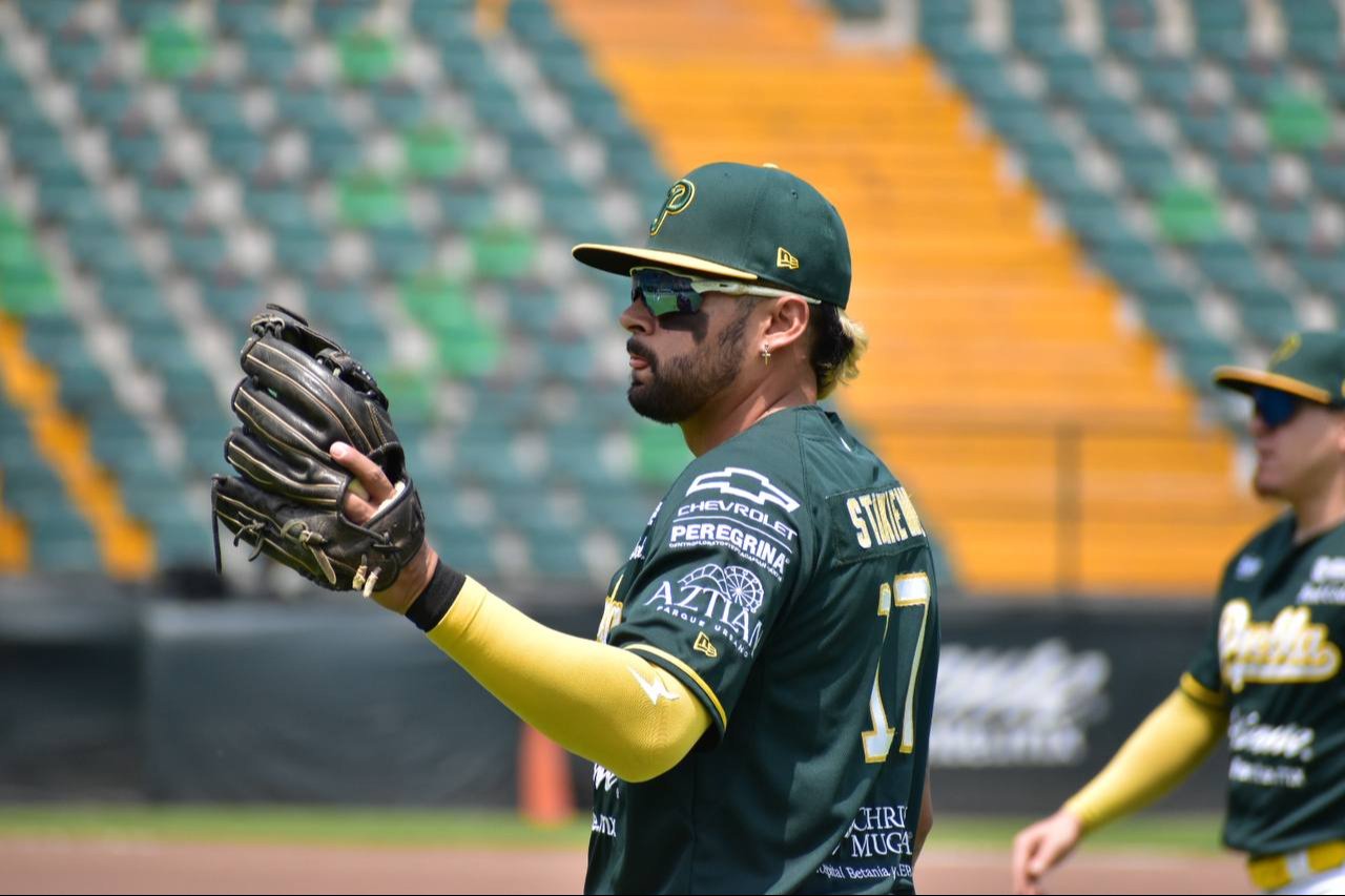 Stankiewicz, un pelotero ambidiestro de 31 años, llega tras un intercambio con los Pericos de Puebla