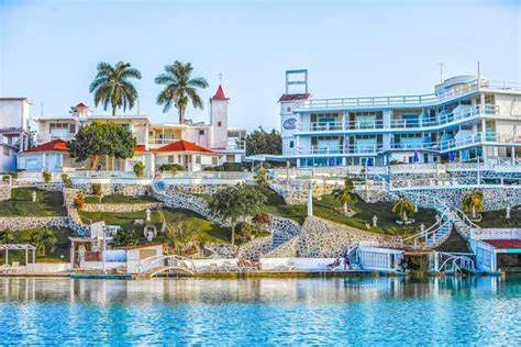 Bacalar se ha vuelto un destino recurrente por extranjeros para pasar las fiestas del fin de año.