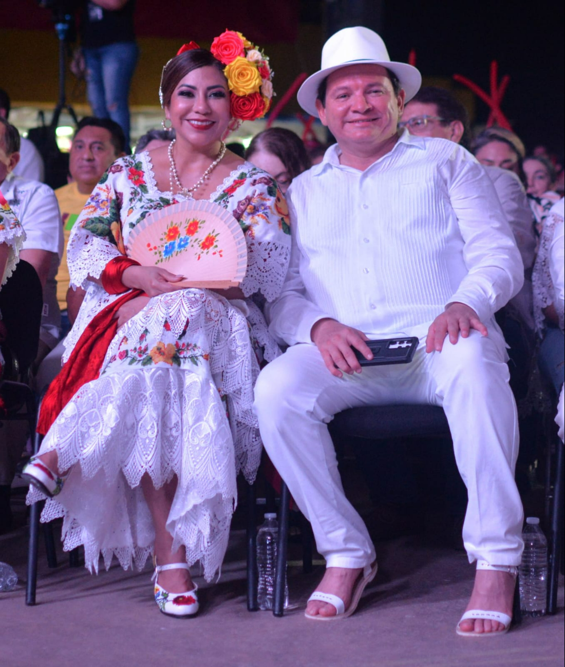 El Gobernador Díaz Mena junto con su esposa Wendy Méndez, disfrutaron de la inauguración.