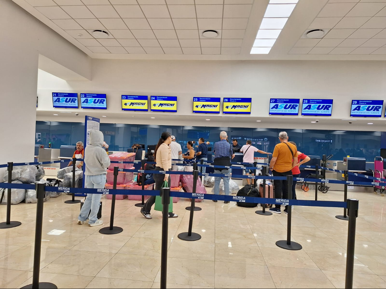 Aeropuerto de Mérida registra lento arranque de operaciones este viernes