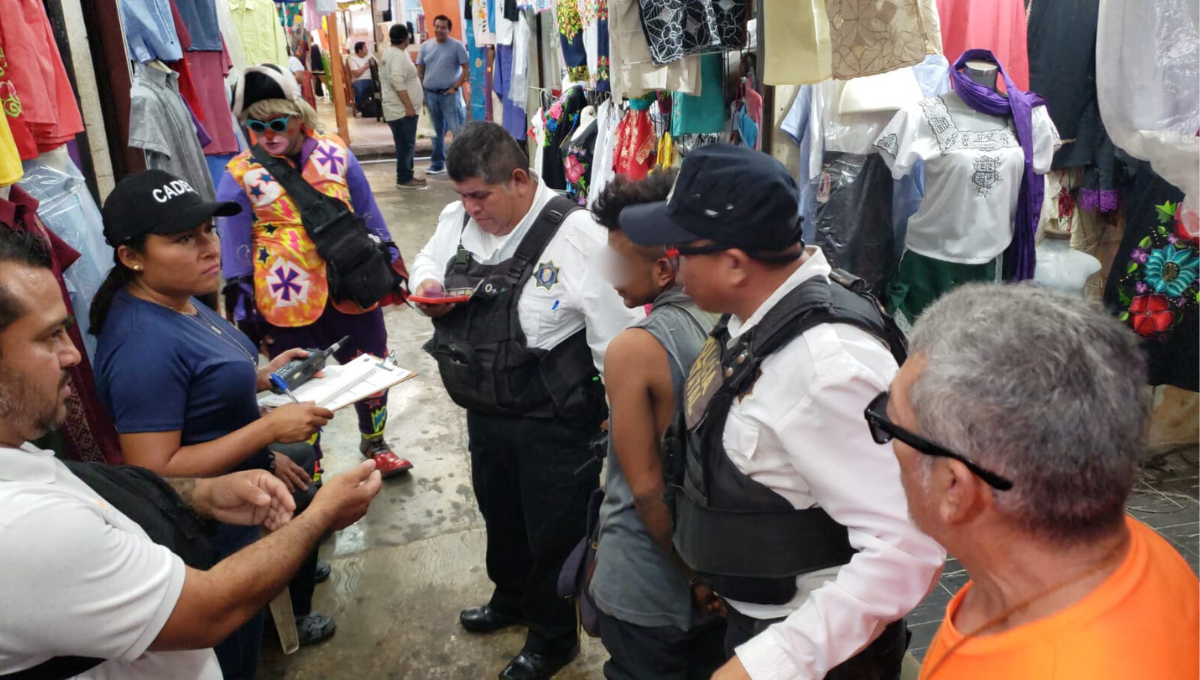 Aseguran a "El Diablito" en el mercado principal de Campeche, por amenazas y robo