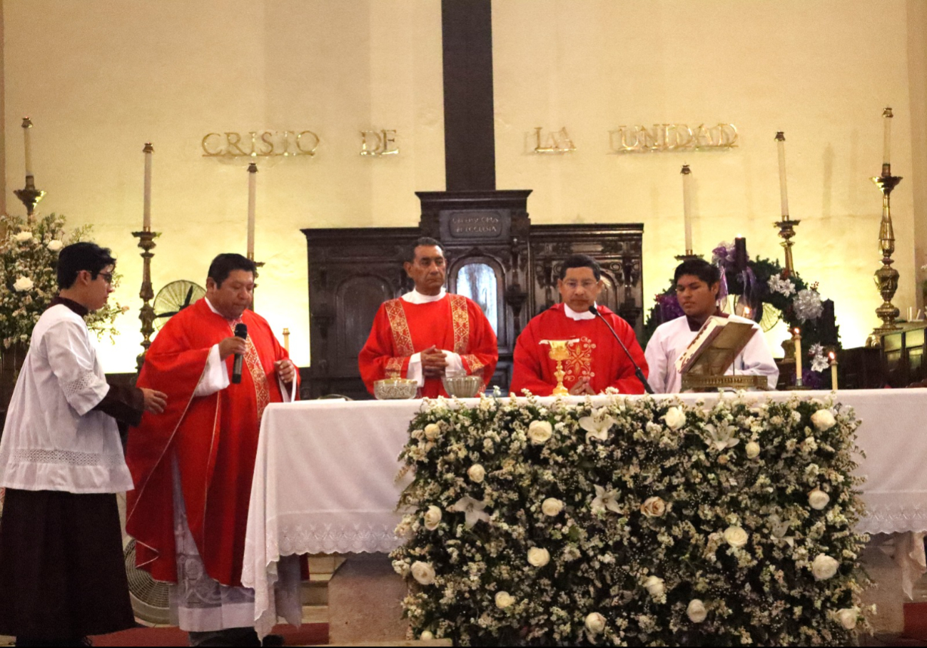 La misa se realizó en la Catedral de San Idelfonso de Mérida