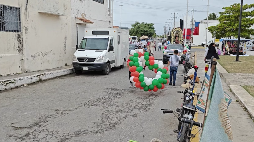 La procesión fue organizada por el hospital Dr. Manuel Campos frente al santuario del barrio de Guadalupe