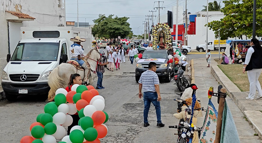 Con jinete y las tradicionales mañanitas, hospital de Campeche celebra a la Virgen de Guadalupe