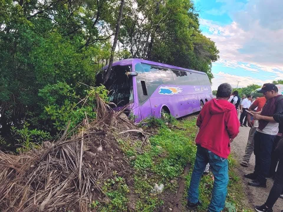 Accidente de autobús en Ciudad del Carmen deja una mujer lesionada