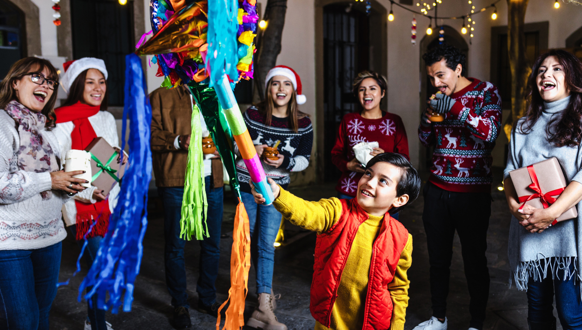 Las posadas se celebran del 16 al 24 de diciembre, reviviendo el viaje de María y José en busca de refugio