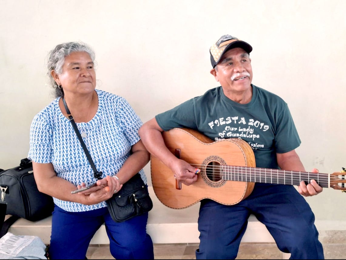 Dos esposos le compusieron una canción al expresidente