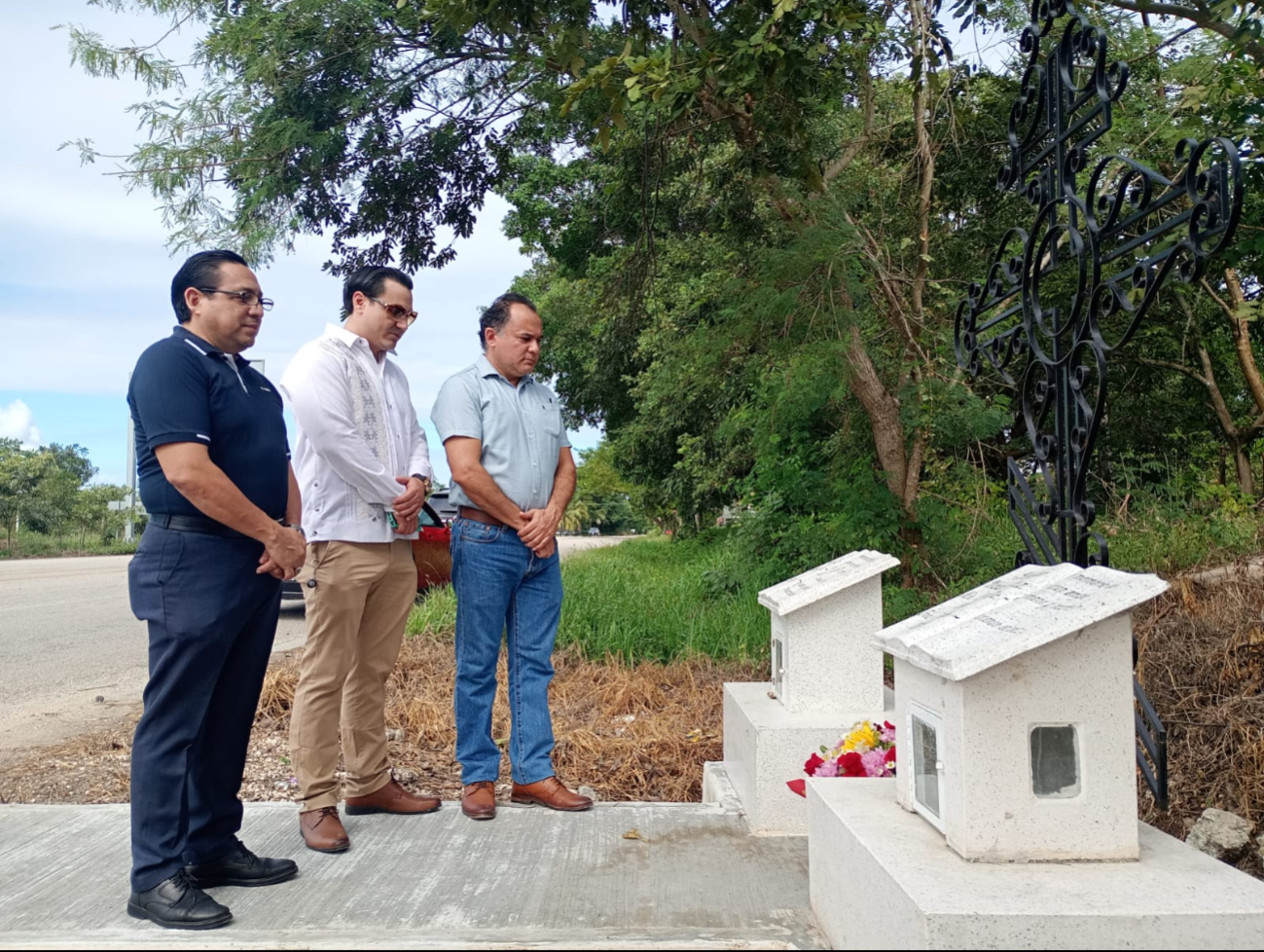 Directivos de la CANACO honran la memoria del fallecido ex presidente de la organización.